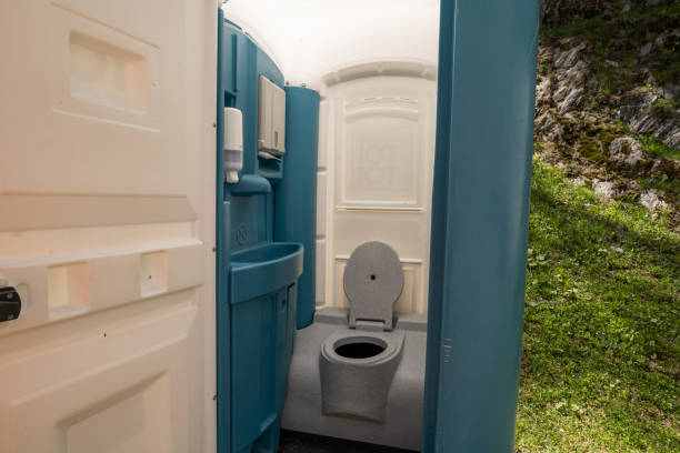 Portable Toilet Options We Offer in Makaha, HI